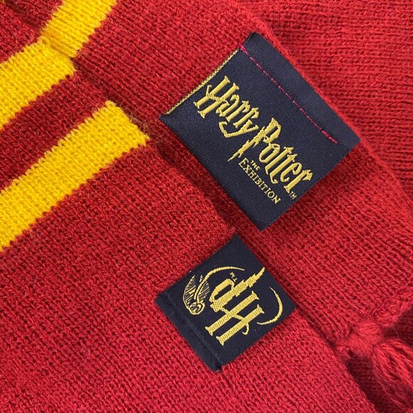 Harry Potter Gryffindor Scarf Acrylic Warner Bros Red Yellow Stripes Halloween - Picture 3 of 5
